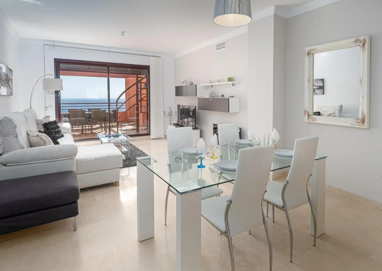 2086-Amazing Penthouse 2 Terraces Sea View Apartment Manilva Spain